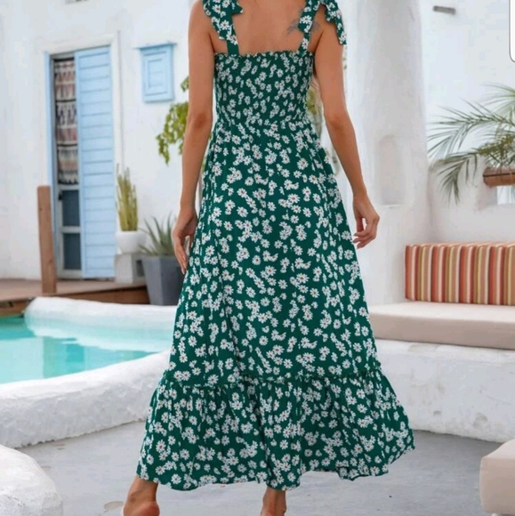 Dress - Picture 5 of 6